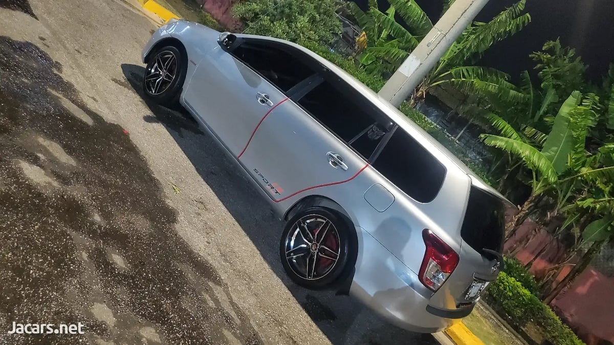 2012 TOYOTA Fielder