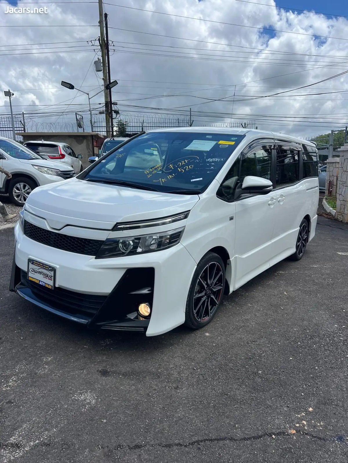 2017 TOYOTA Voxy