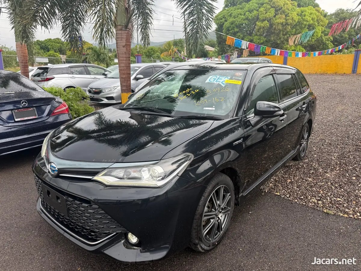 2017 TOYOTA Fielder