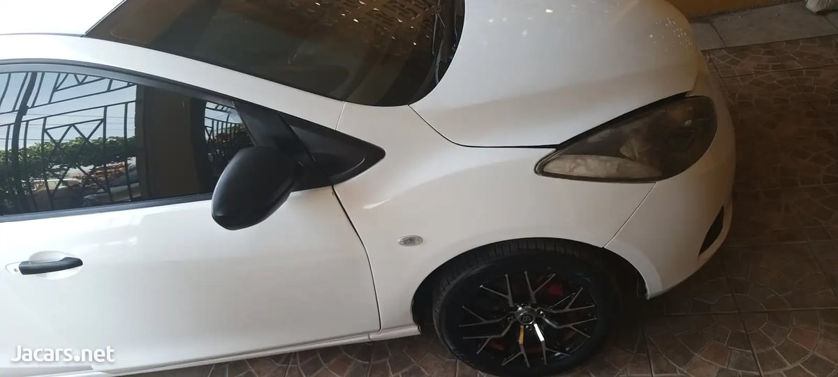2011 MAZDA Demio