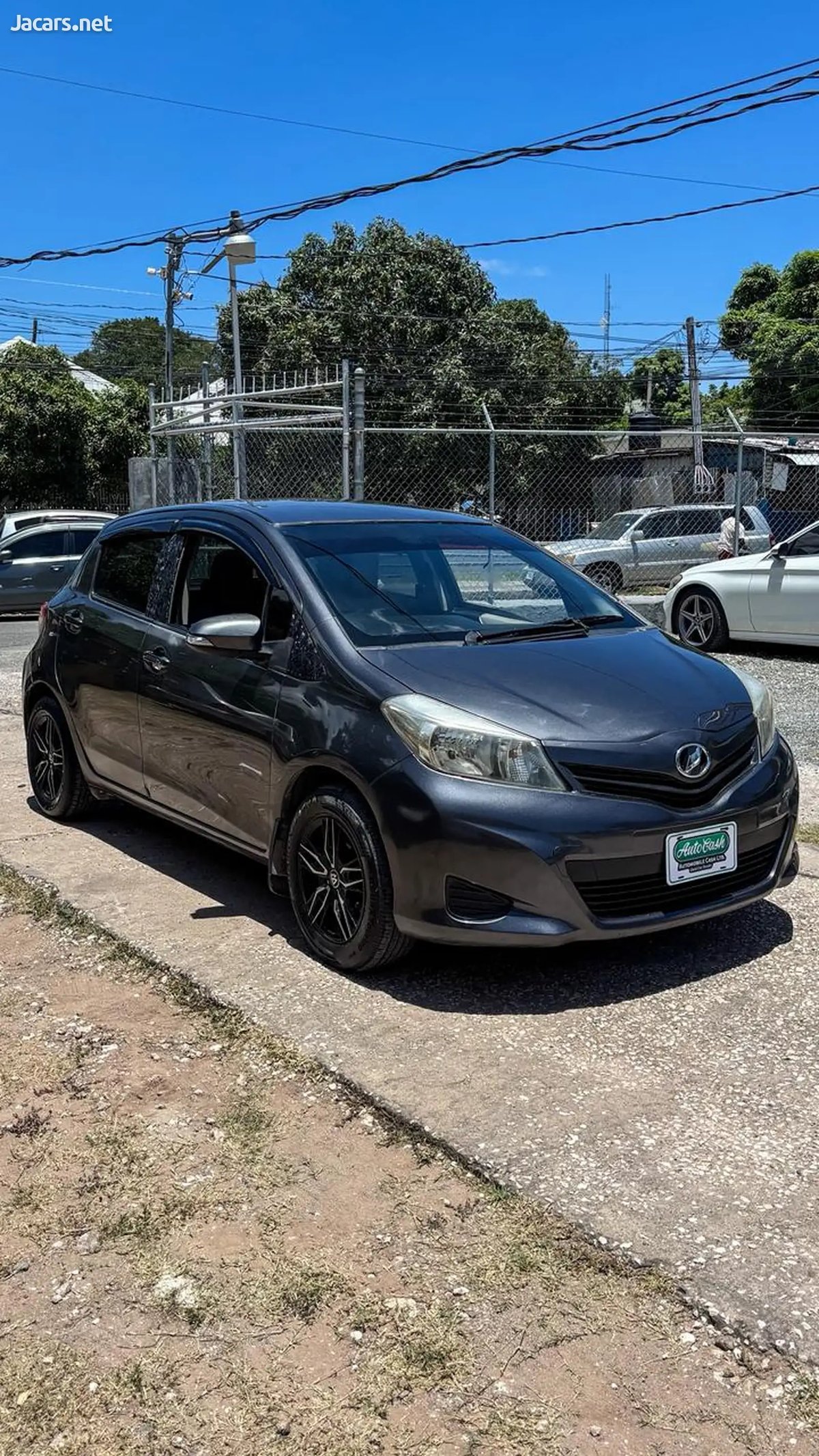 2013 TOYOTA Vitz