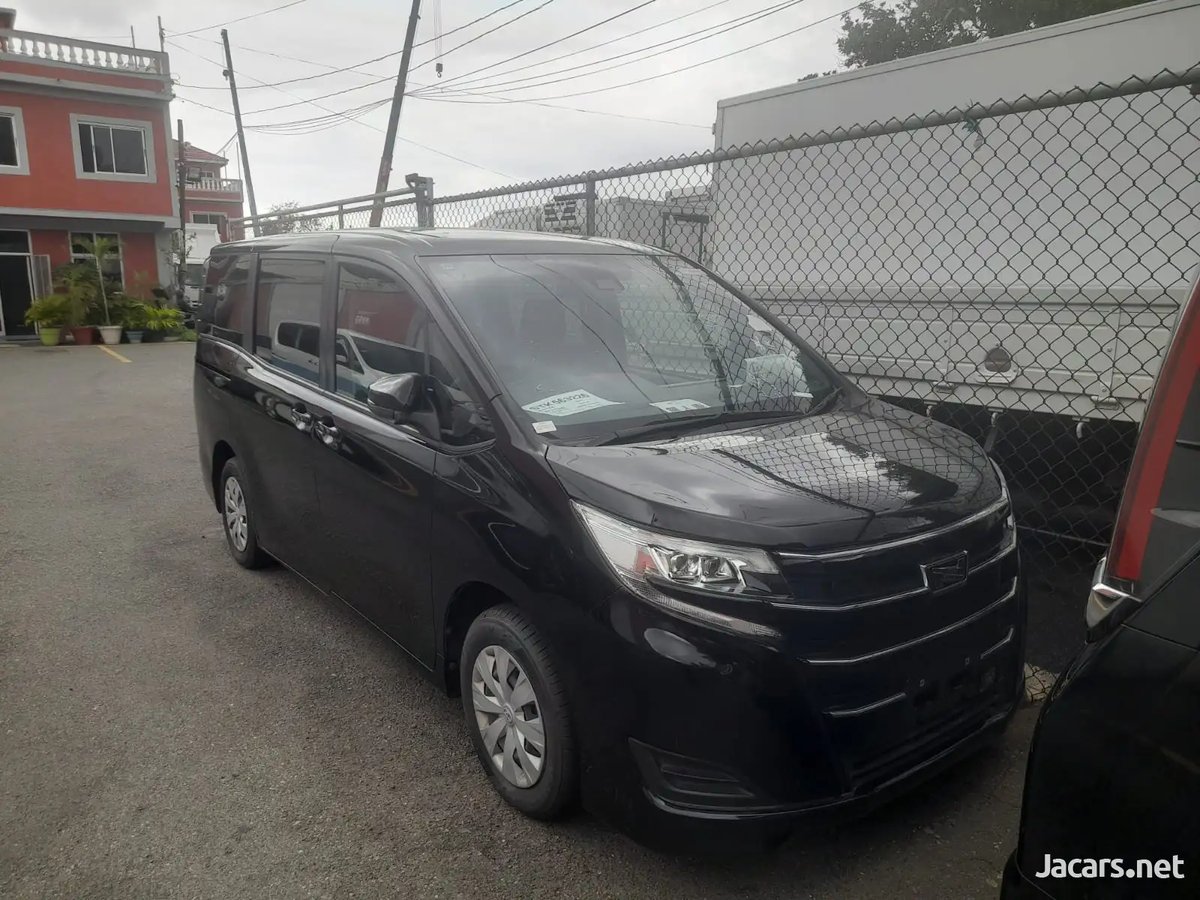 2021 TOYOTA Noah