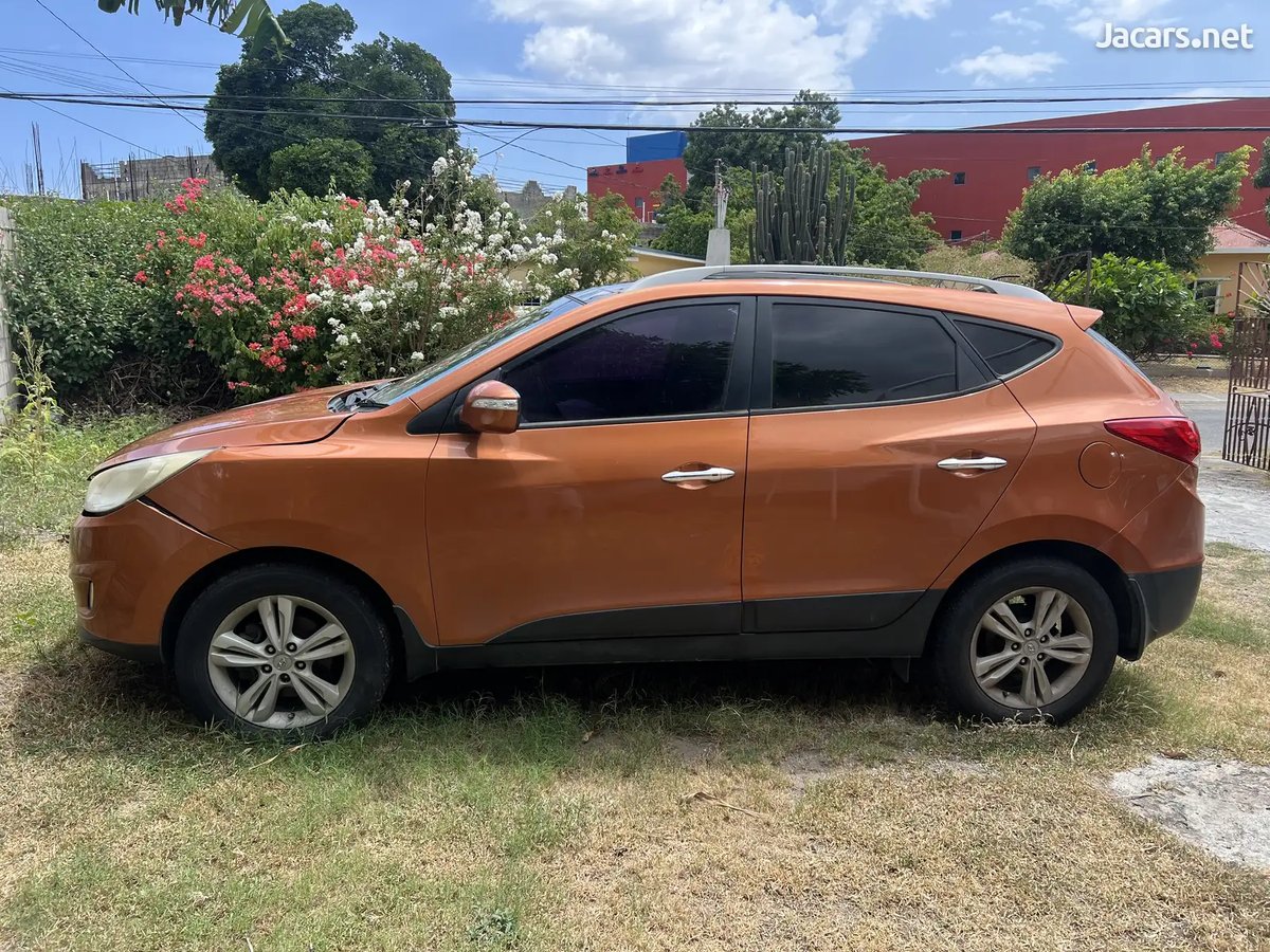 2013 HYUNDAI Tucson