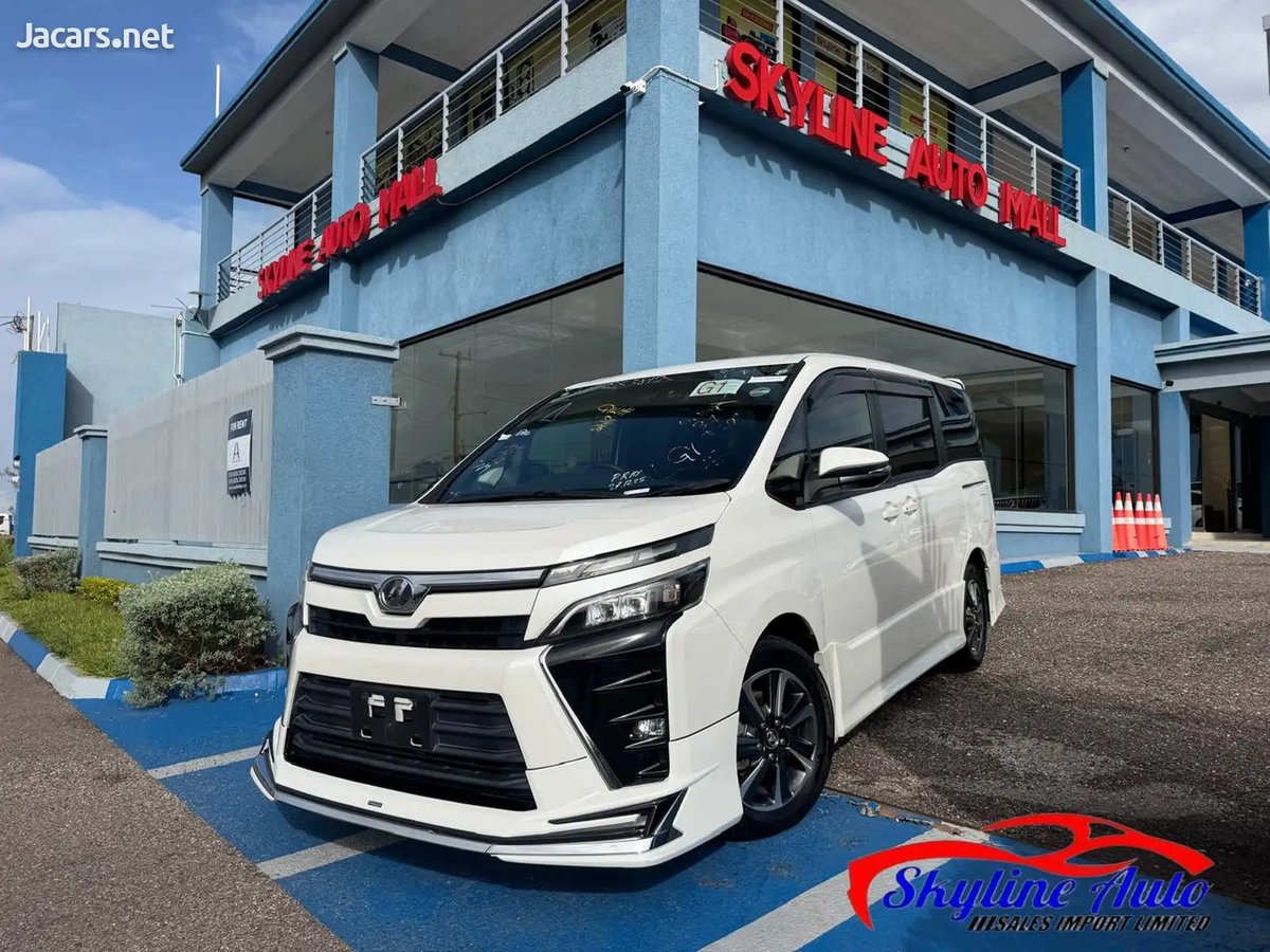 2017 TOYOTA Voxy