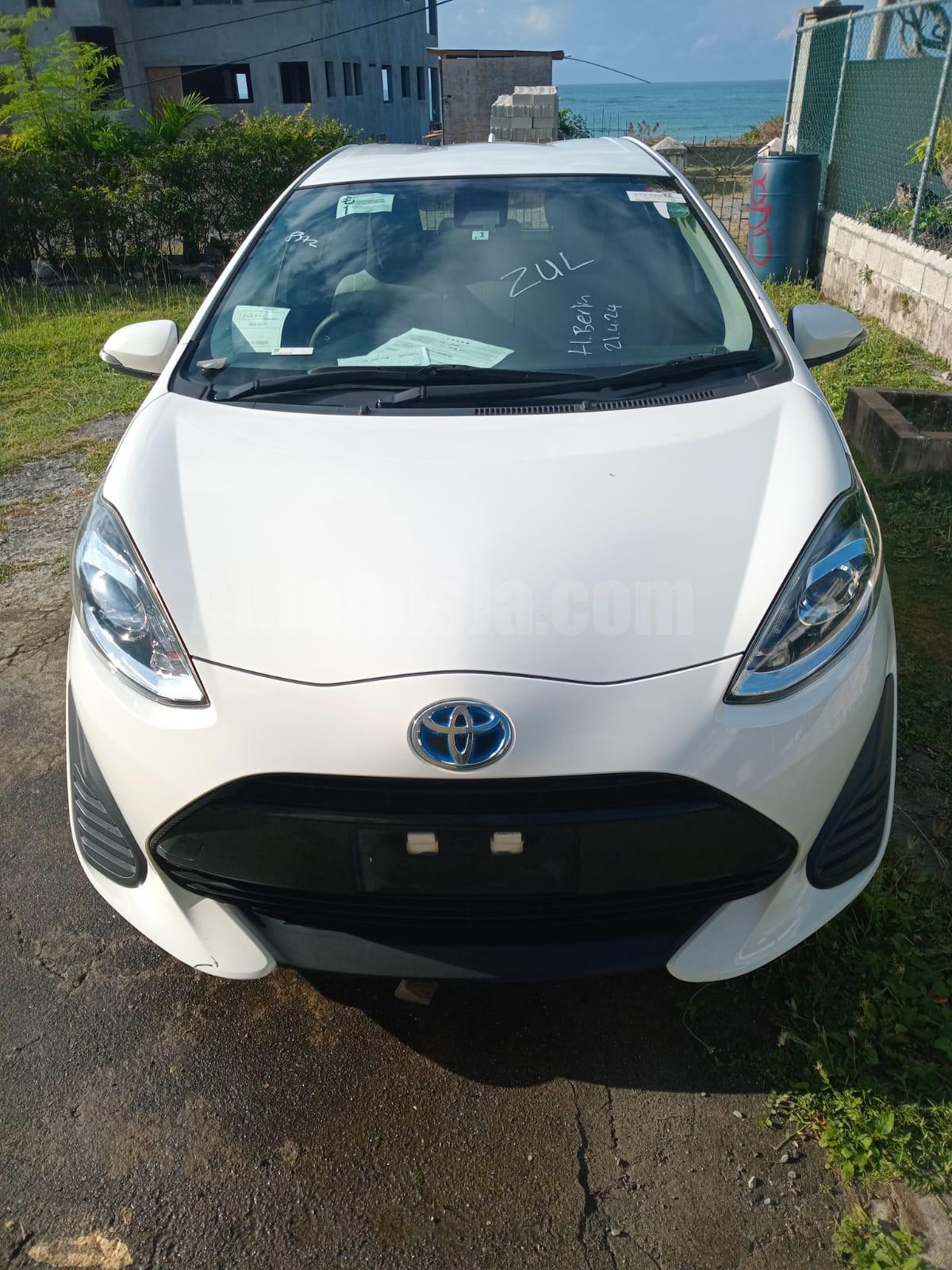 2019 TOYOTA AQUA