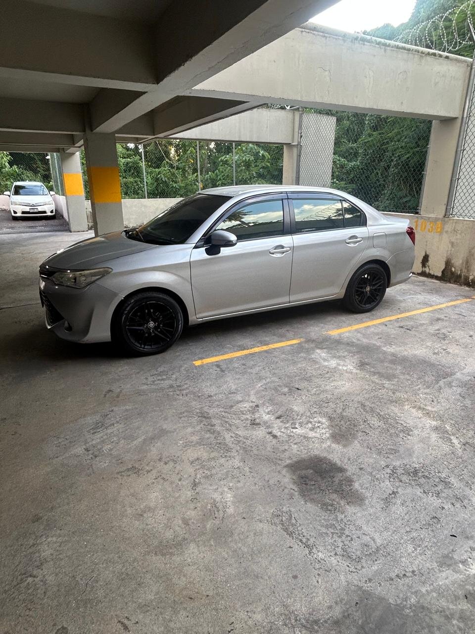 2017 TOYOTA axio
