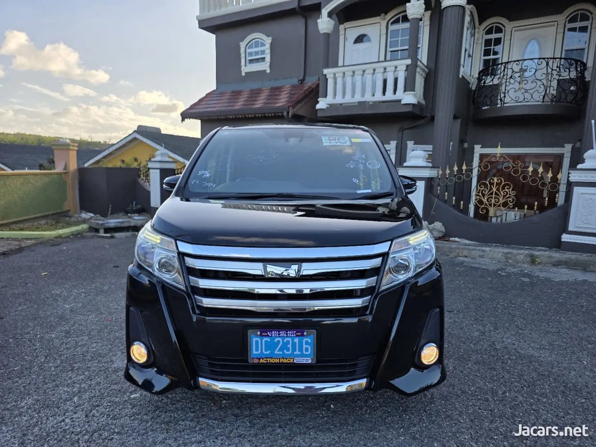 2016 TOYOTA Noah