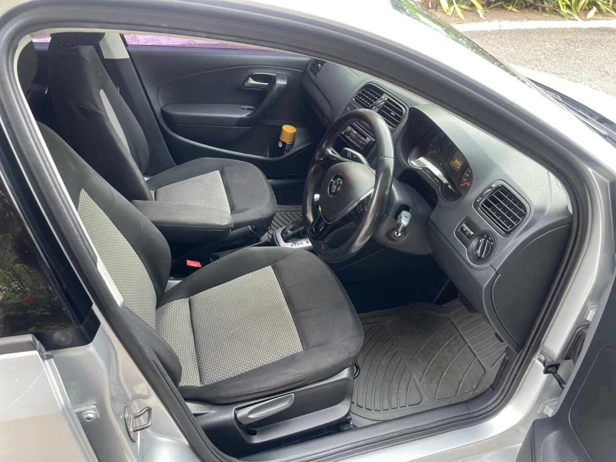 2018 VOLKSWAGEN Polo