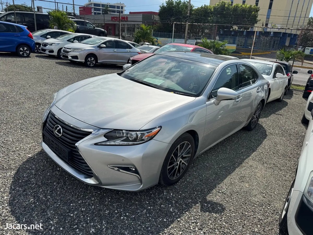 2016 LEXUS ES