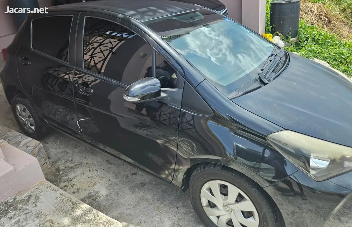 2016 TOYOTA Vitz