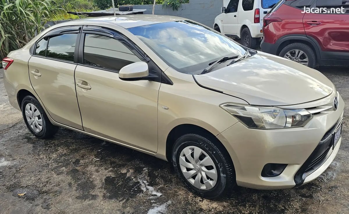 2015 TOYOTA Yaris