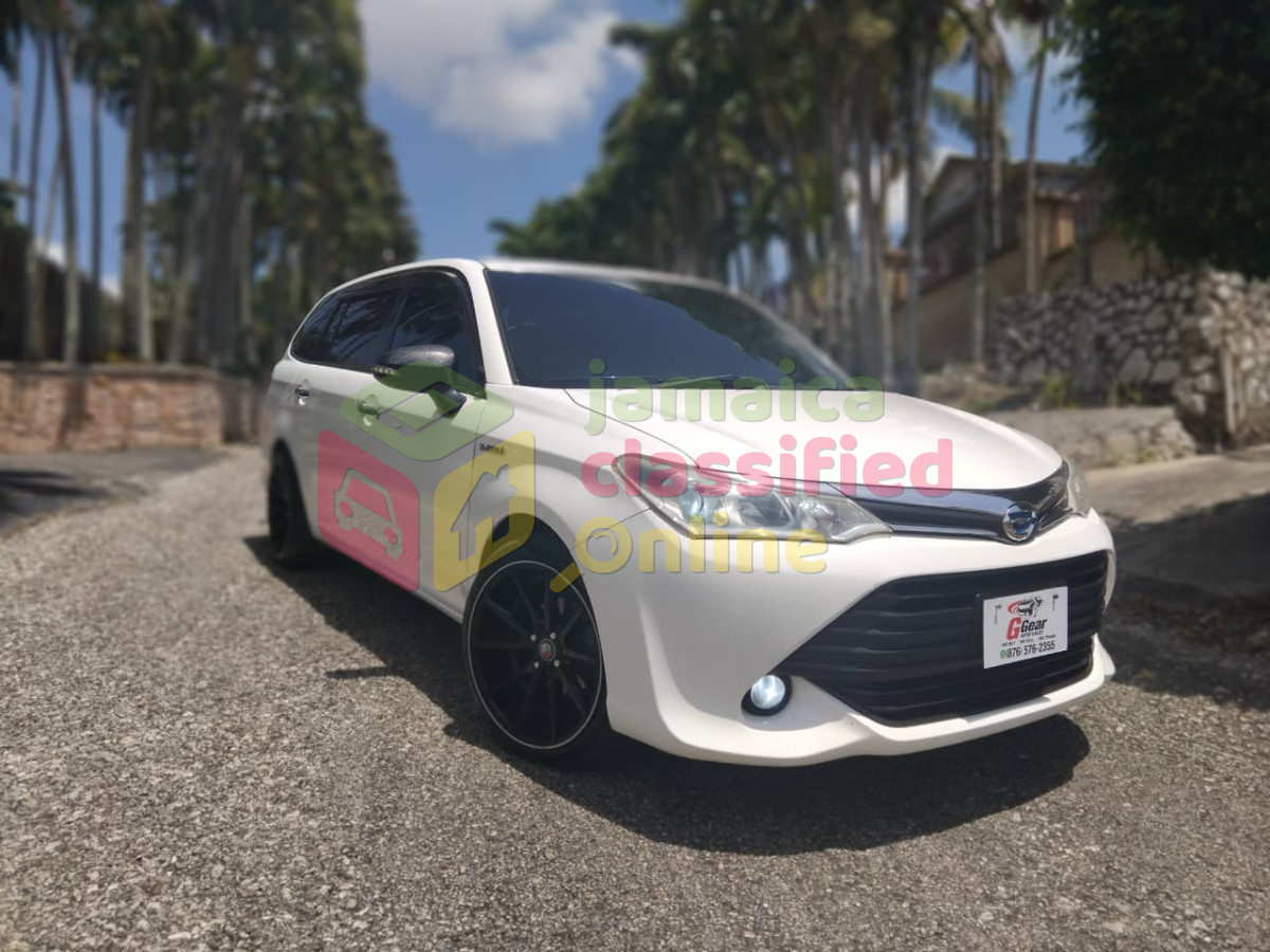 2015 TOYOTA Fielder