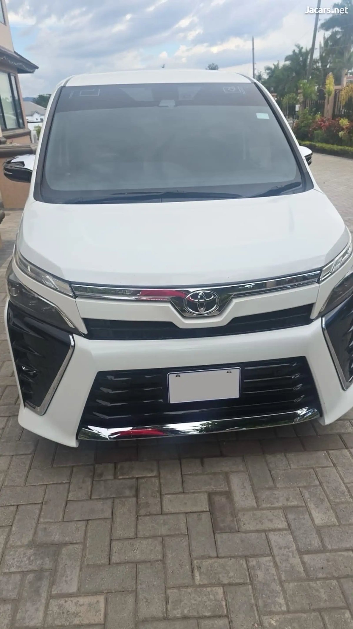 2020 TOYOTA Voxy