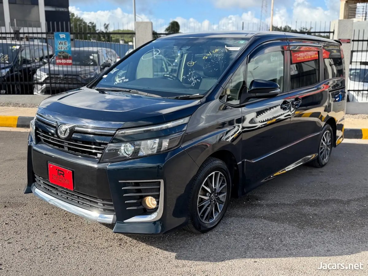 2016 TOYOTA Voxy