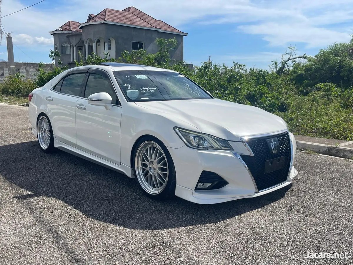 2016 TOYOTA Crown