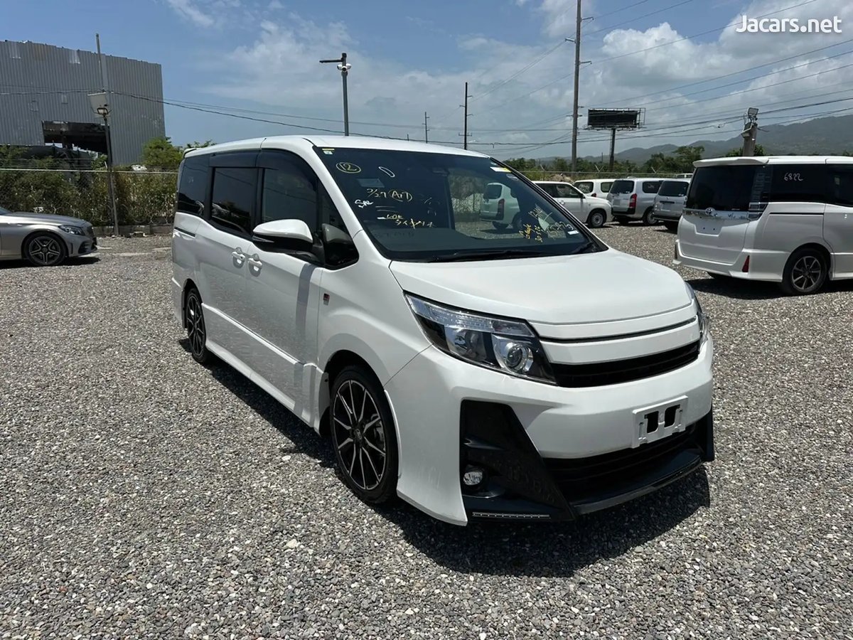 2019 TOYOTA Noah