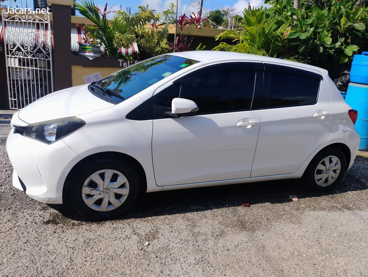 2016 TOYOTA Vitz