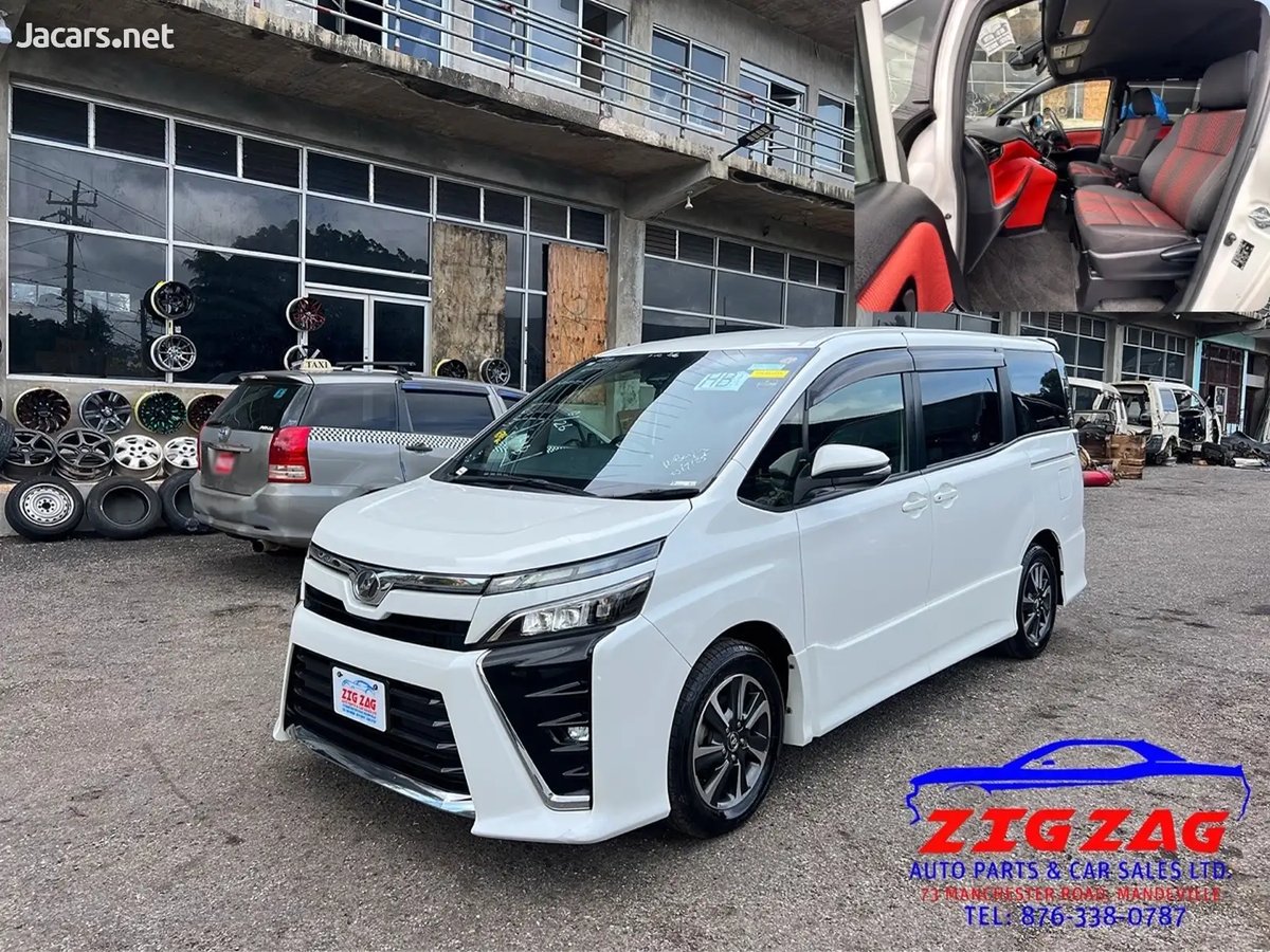 2018 TOYOTA Voxy