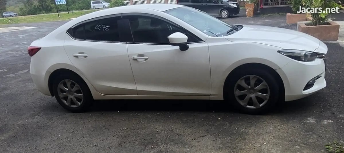 2019 MAZDA Axela