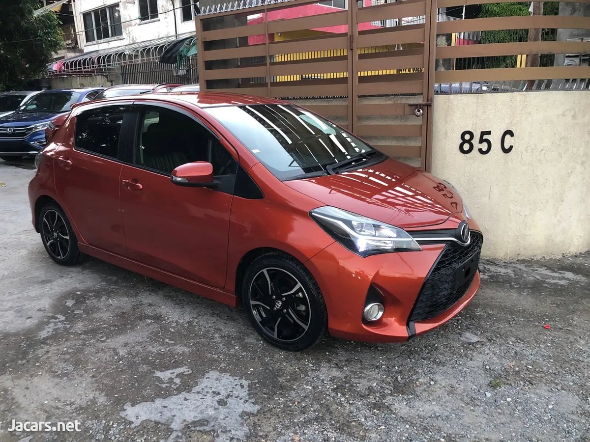 2016 TOYOTA Vitz
