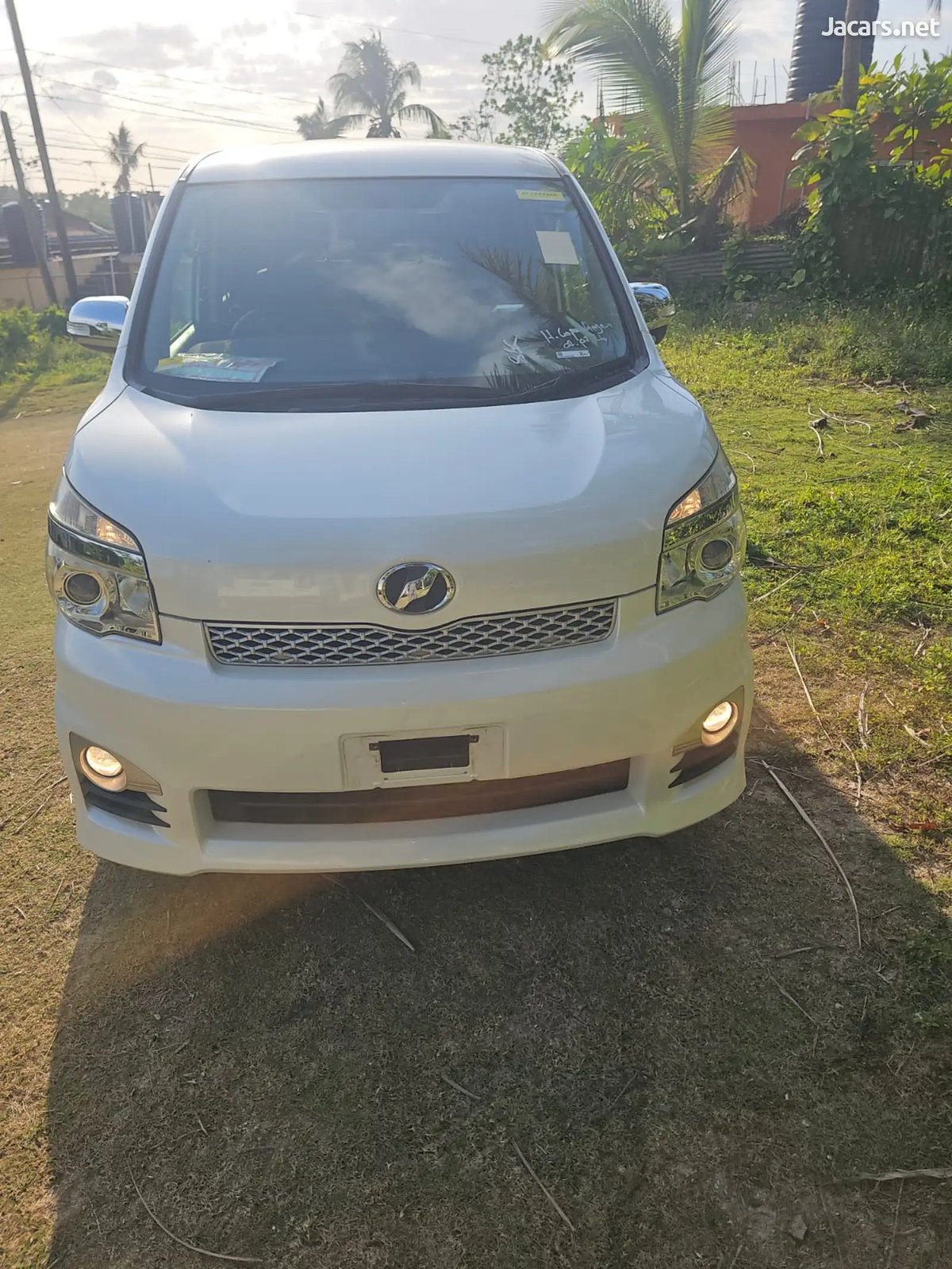 2014 TOYOTA Voxy