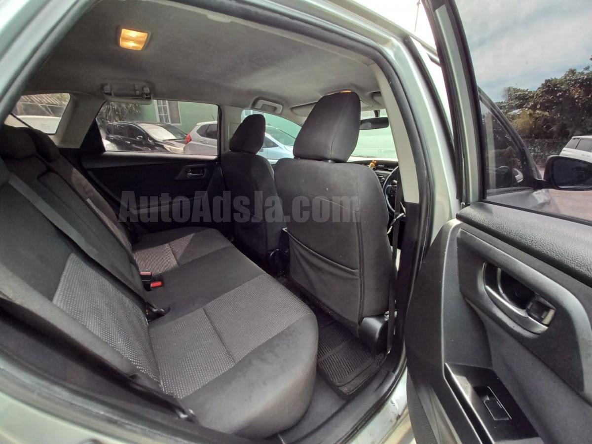 2013 TOYOTA AURIS