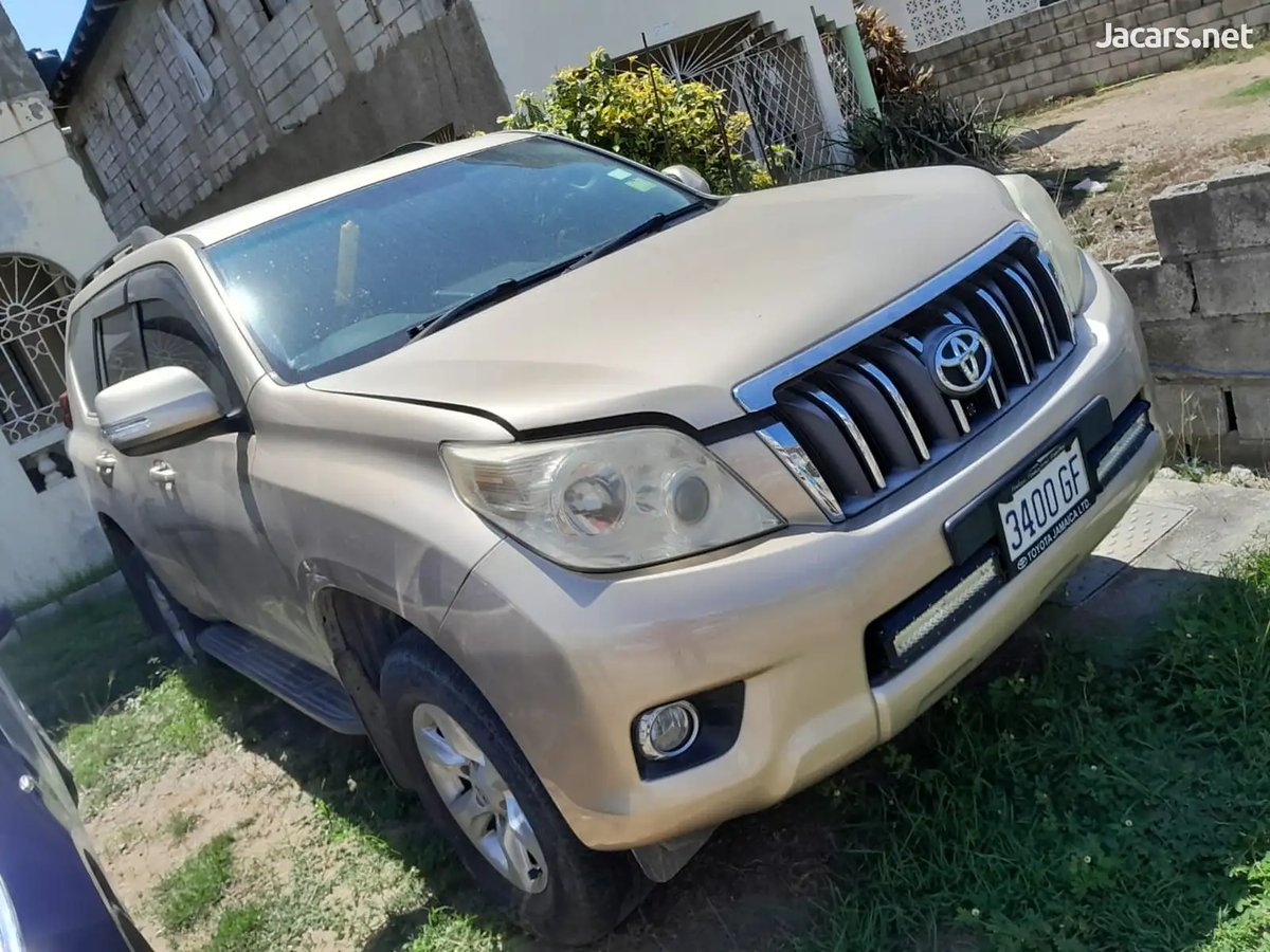 2013 TOYOTA Prado