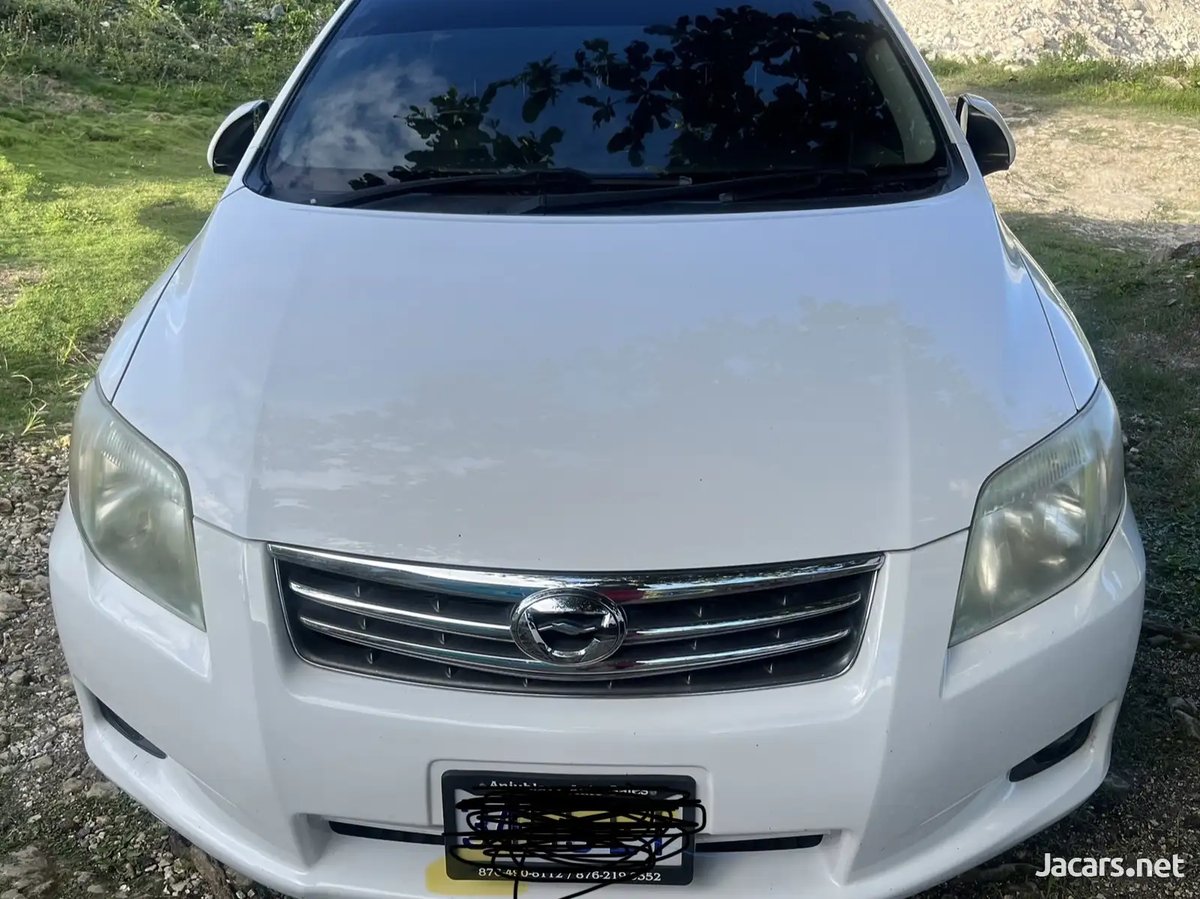 2012 TOYOTA Axio