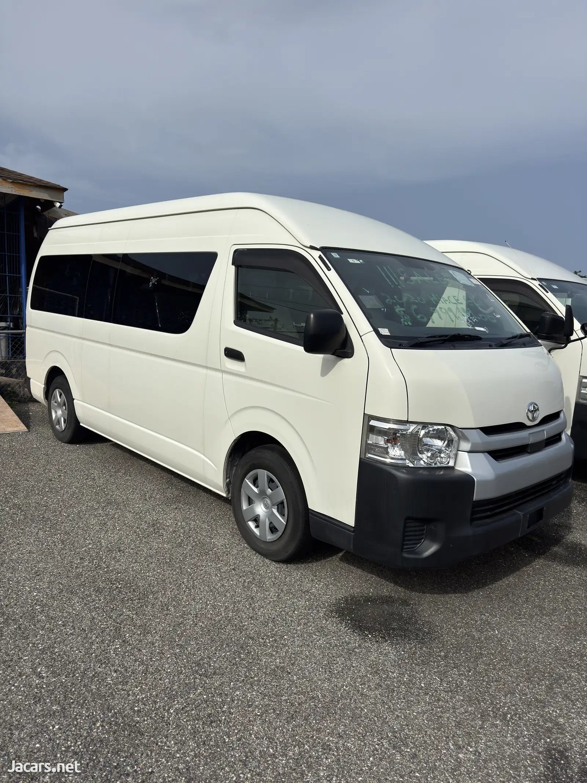 2020 TOYOTA Hiace