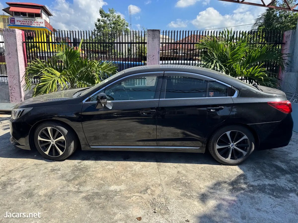 2017 SUBARU Legacy