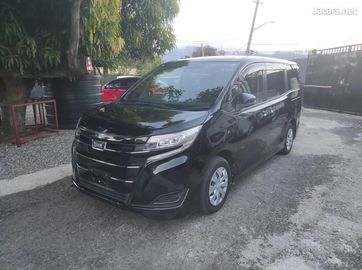 2021 TOYOTA Noah