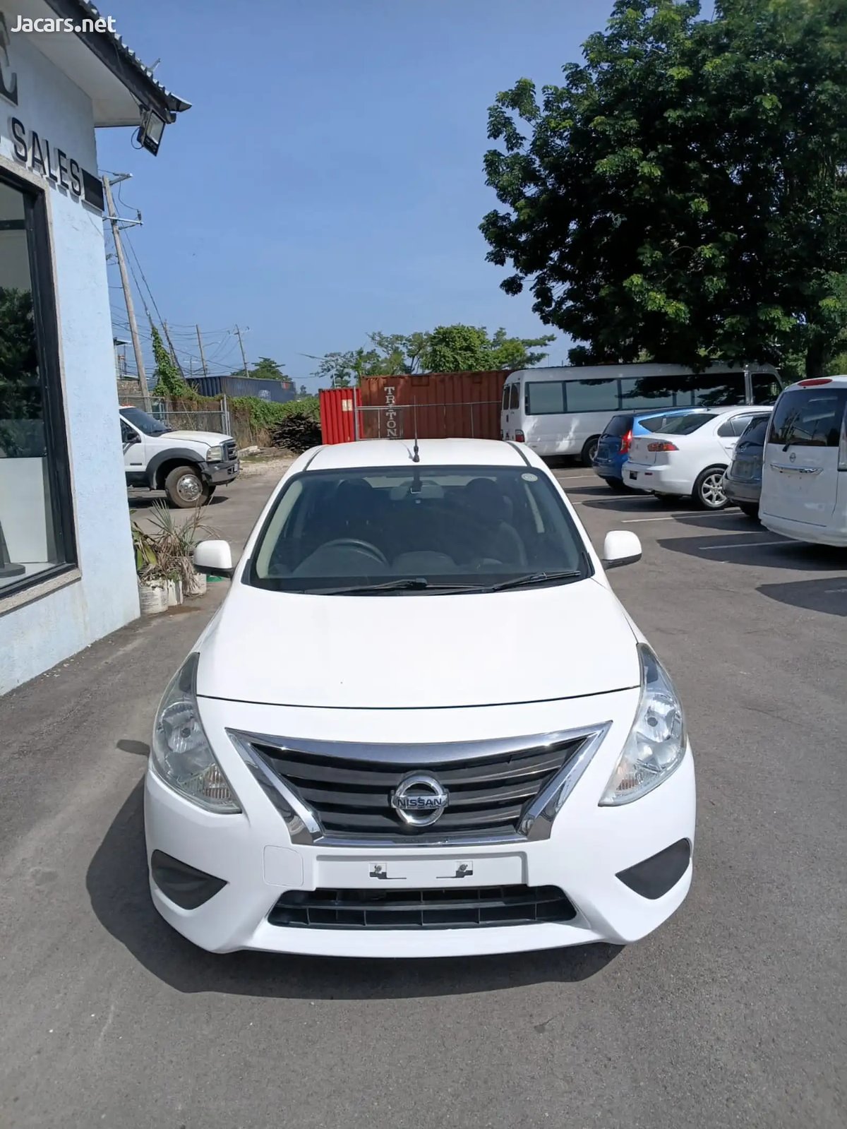 2016 NISSAN Latio