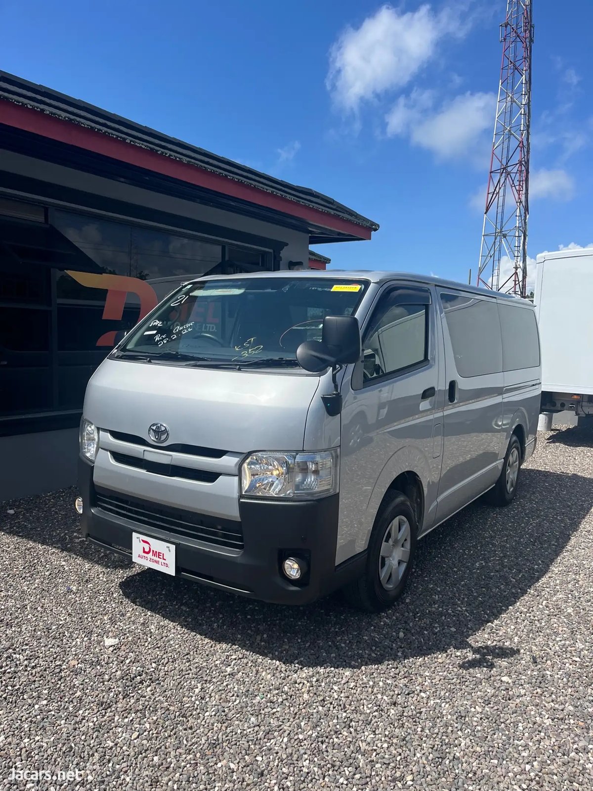 2018 TOYOTA Hiace