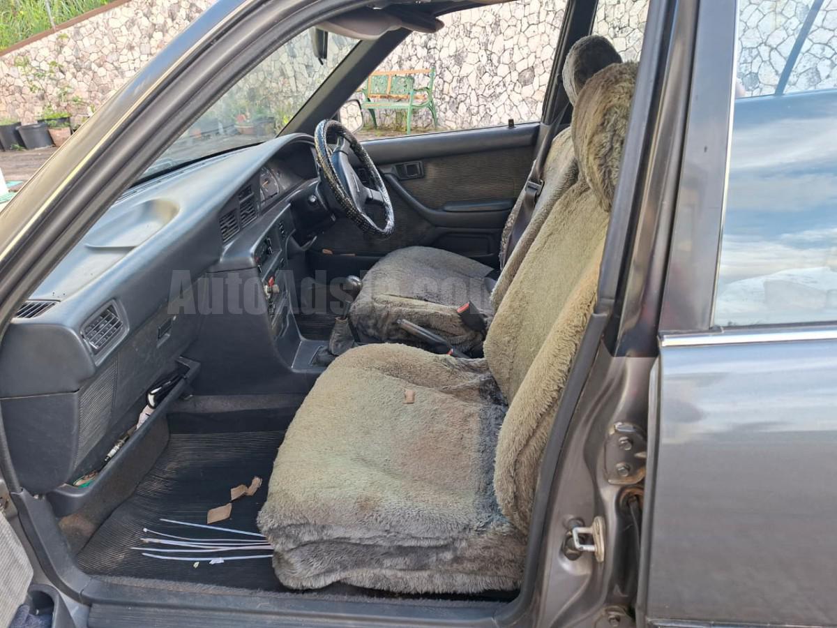 1990 TOYOTA CARINA II