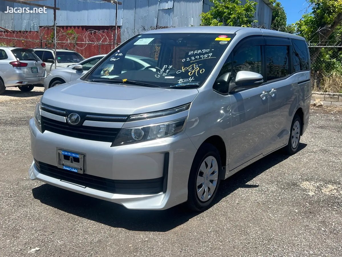 2016 TOYOTA Voxy