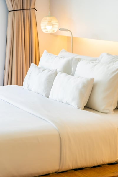 K1600 white pillow on bed decoration interior of bedroom 2022 12 16 03 58 17 utc.jpg