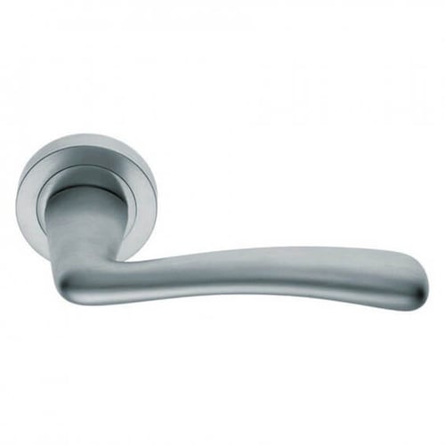 Evia Lever on Round Rose