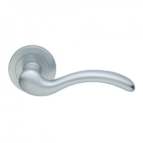 Patricia Lever Set On Round Rose