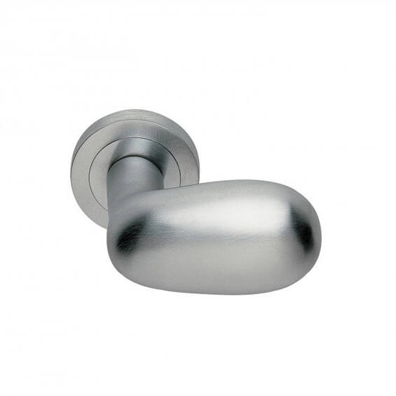 Uovo Lever Set on Round Rose
