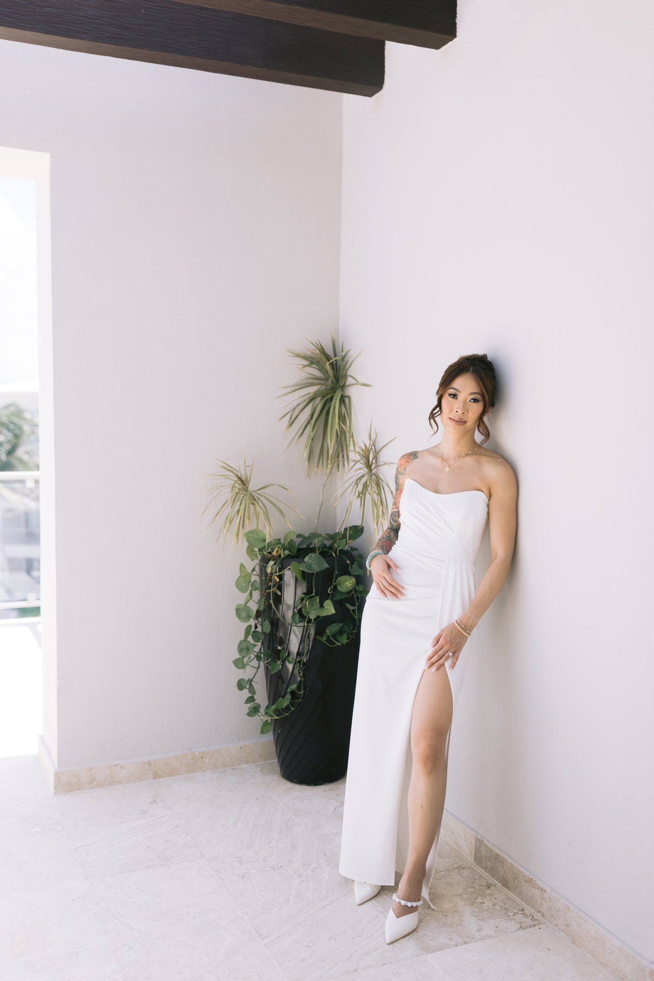 Iris full-length in the suite