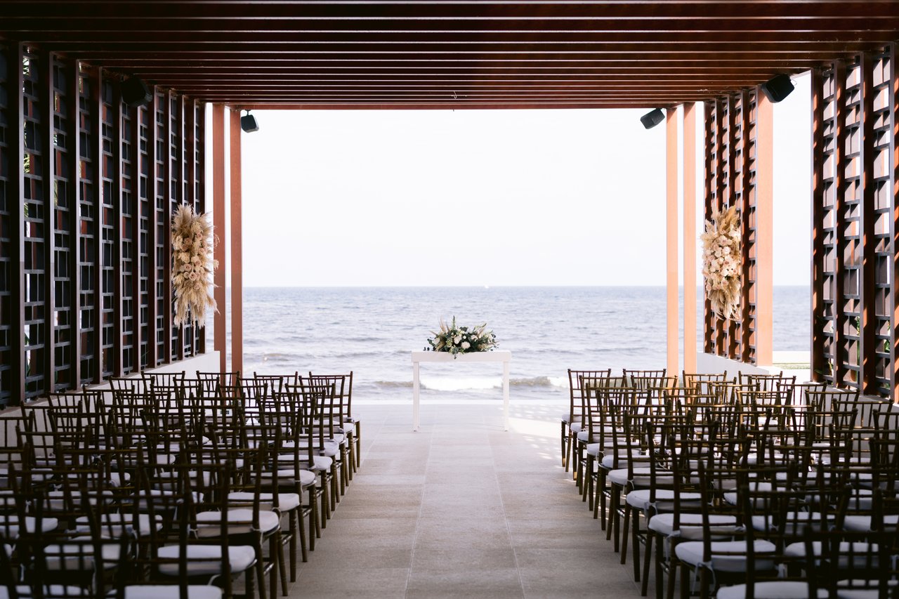 The ceremony aisle at Dreams Jade Riviera Cancun, ending at the ocean