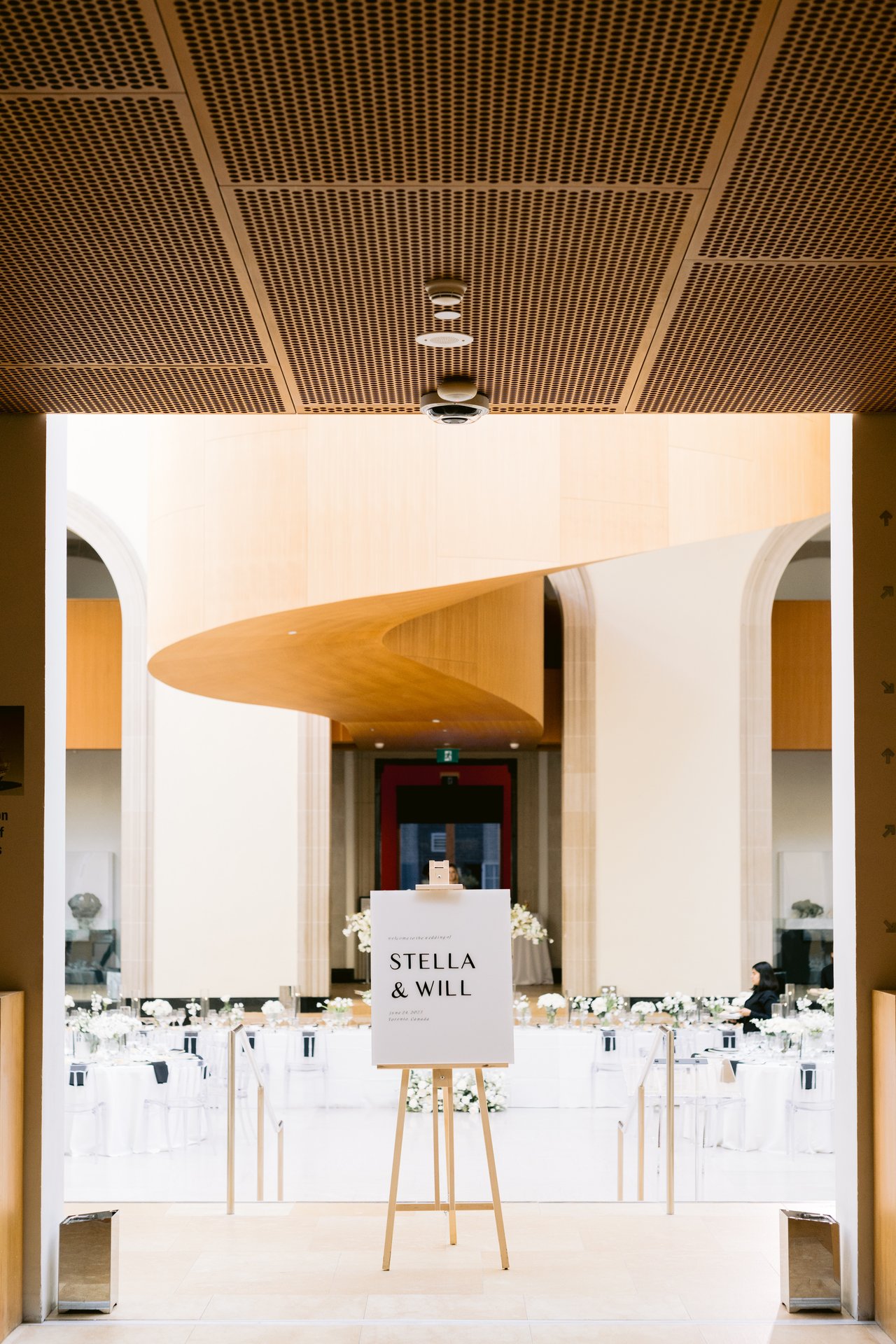 The curved bar in the gallery