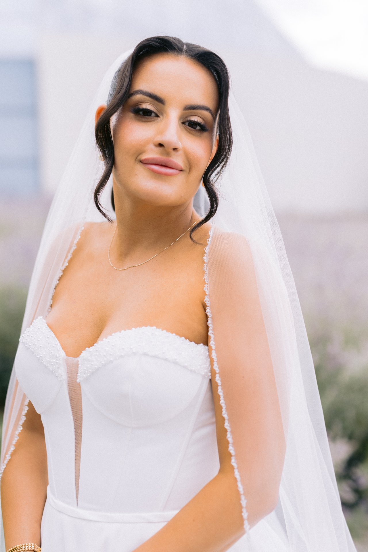 Susana, veil and gown