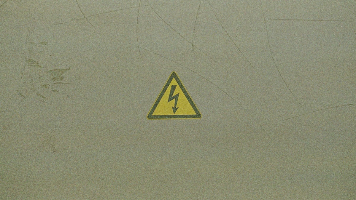 Man Loses $1 Million to IRS Scam That Started With Pop-Up [US]