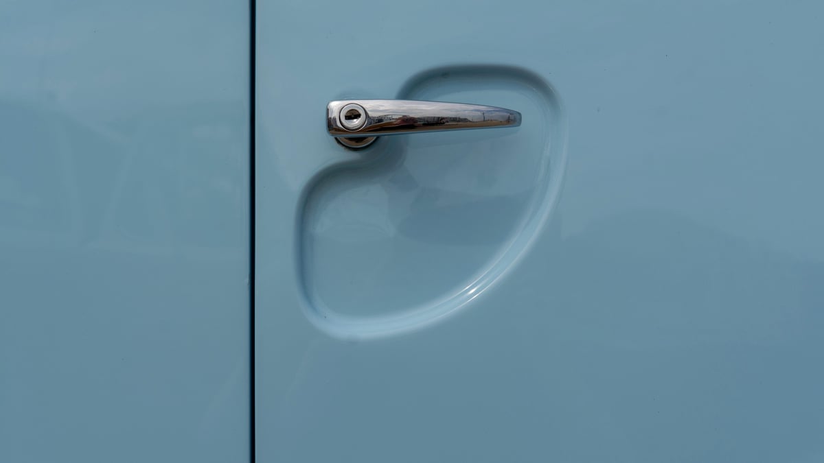China bans flush door handles on EVs, Tesla's design prohibited by Jan 2027