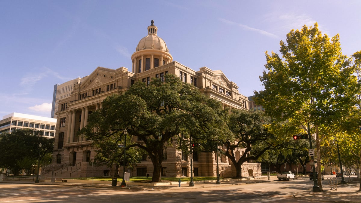 Texas arrest data: undocumented immigrants arrested at half the rate of US citizens