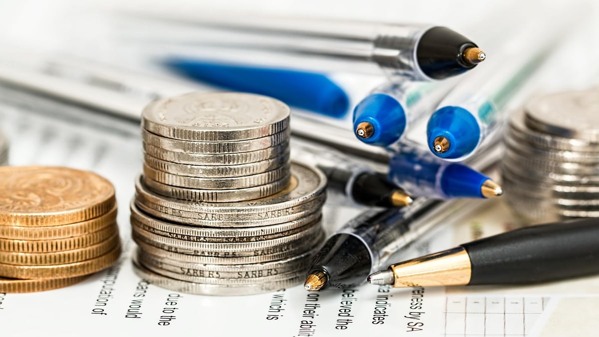 How to pay reps on multi-year deals without getting burned