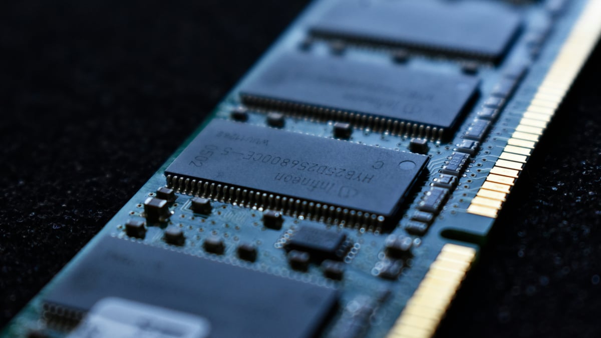 Dell, HP testing Chinese DRAM as chip shortage pushes prices into 2027