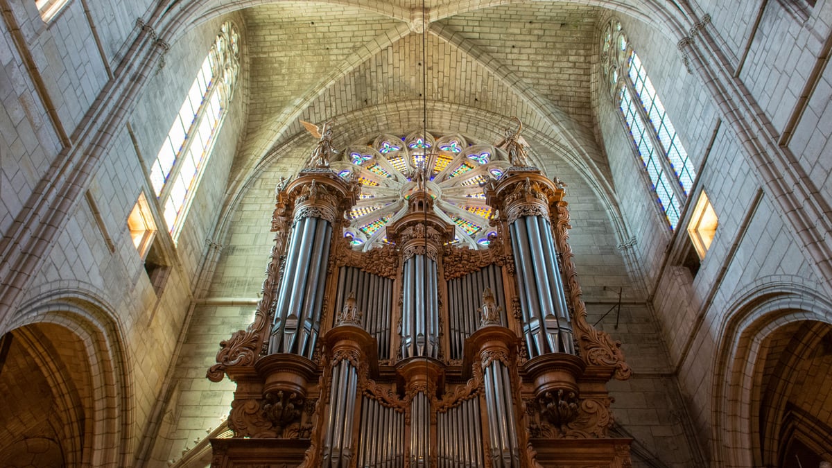 Built a pipe organ synth in 3 weeks because Egypt only has 6