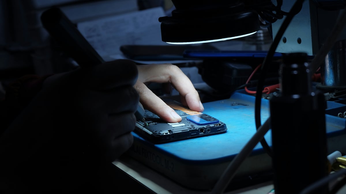 Phone repair shop automated 90% of customer service with Claude agents, Airtable integration